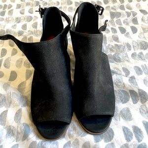 Lucky Brand size 9.5 Barimo peep toe bootie